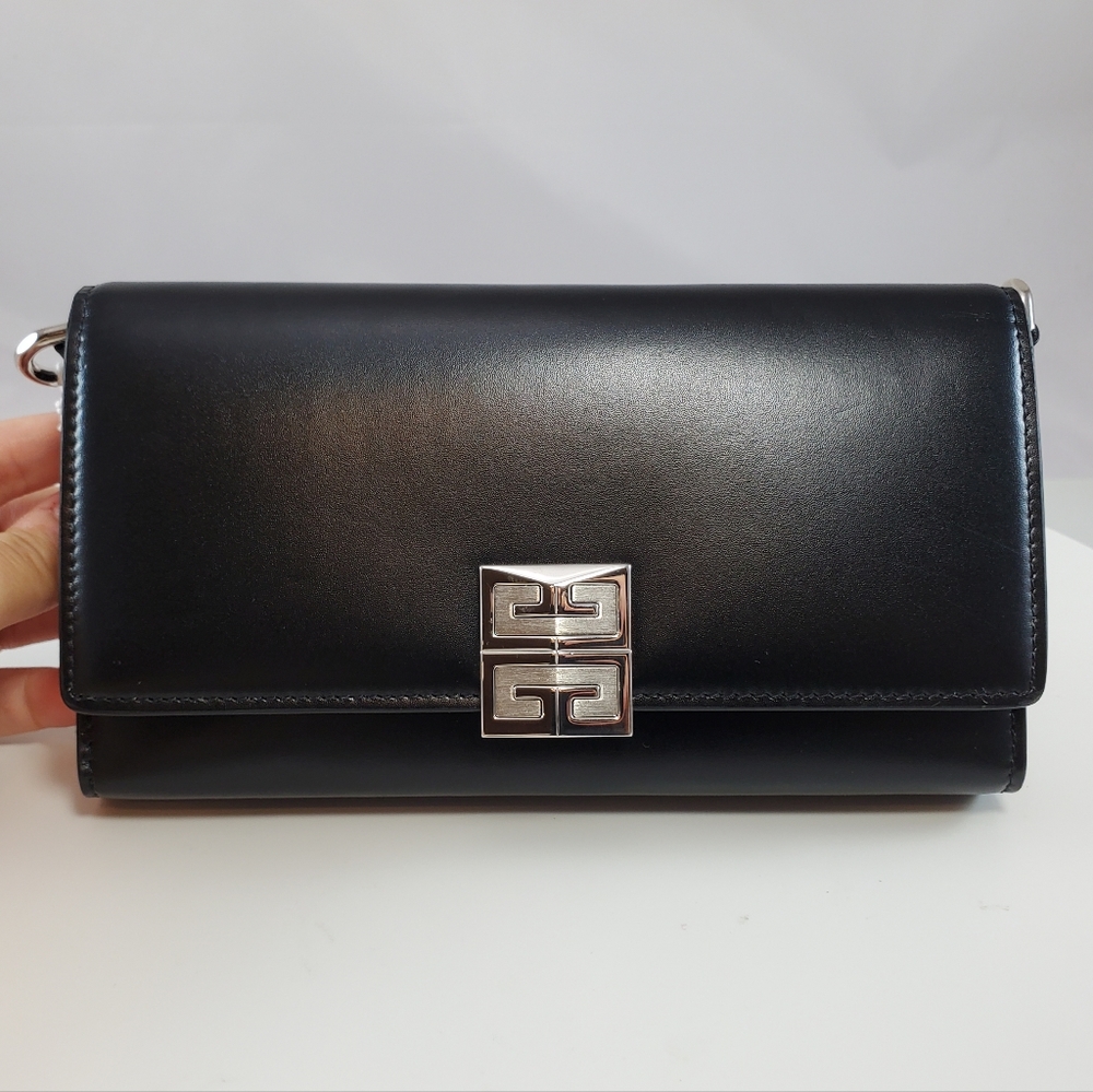 NWT$990 Givenchy Black 4G Logo Leather Wallet Crossbody Clutch Bag